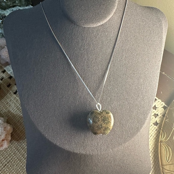 Green Coral Fossil Apple Shaped Pendant Necklace - Picture 11 of 15